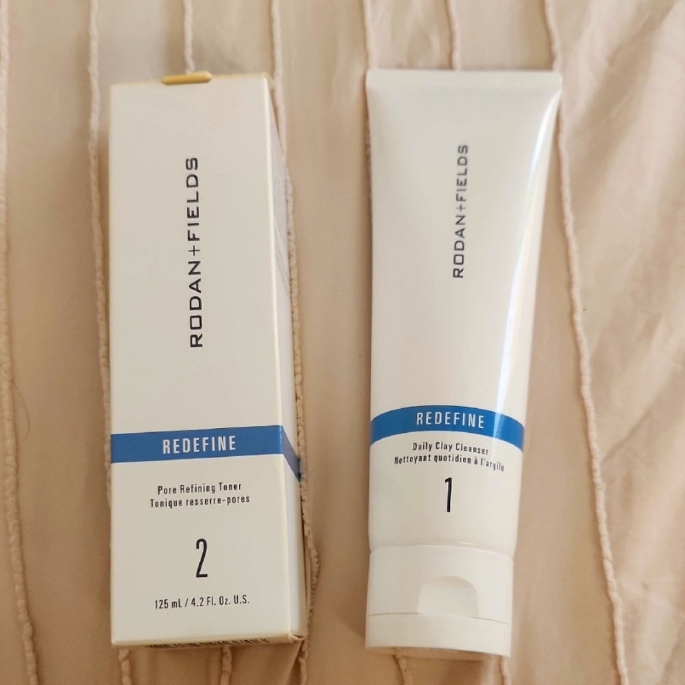 Rodan + Fields REDEFINE Daily Clay Cleanser - White and Pore Refining toner.